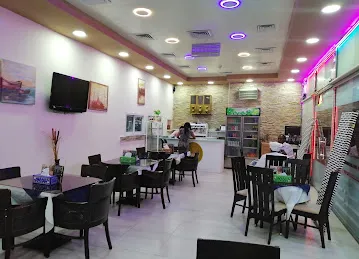 vegMe Restaurant - Hor Al Anz