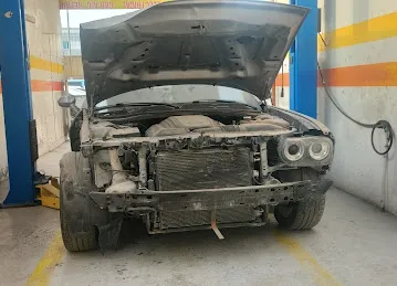 Vehicle repair shop