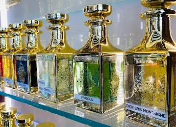VENZA PERFUMES AND WATCHES
