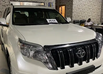 Verified Hub Used Automobile Trading Showroom