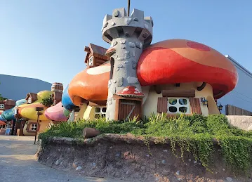 Very Smurfy cafe
