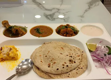 Via Lucknow Restaurant