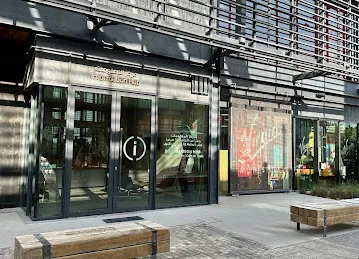 Virgin Megastore La Mer