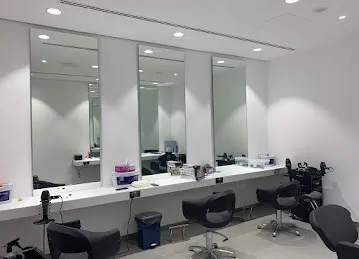 VIVRE BEAUTY SALON