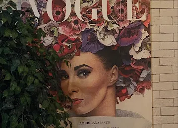 Vogue Flowers | Cafe