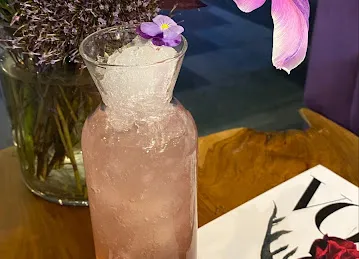 Vogue Flowers | Cafe