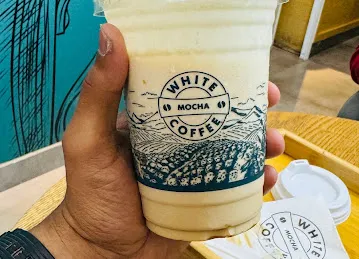 White mocha and koukh al shay jaddaf