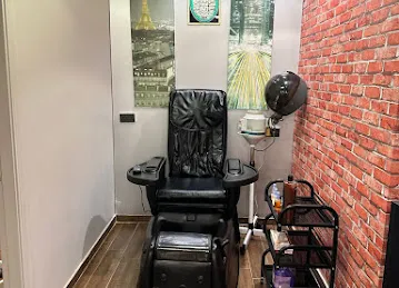 White scissor Gents Saloon & Spa