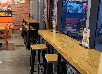 Wingstop Baysquare