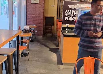 Wingstop Baysquare