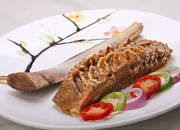 新蜂美食（小龙虾烧烤纸包鱼私房菜上门烤全羊聚餐团建）