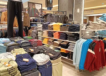 Xpressions Style - SDS, Circle Mall JVC, Dubai