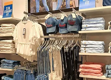 Xpressions Style - SDS, Circle Mall JVC, Dubai