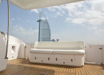 Yacht club yachts