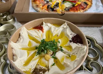 Yalla Falafel UAE مطعم يلّا فلافل