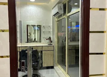 Yas Men Saloon