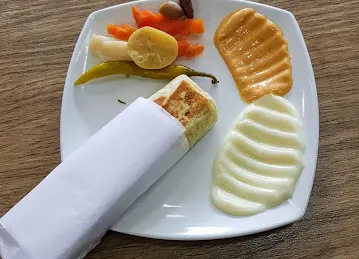 Zahret Lebanon Restaurant