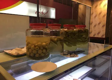 ZAINS RESTAURANT - KARAMA