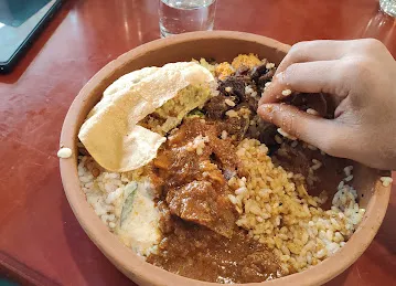 ZAINS RESTAURANT - KARAMA
