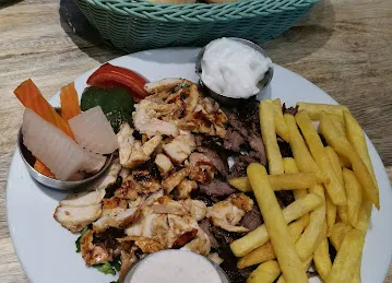 Zeit w Lamoon Restaurant