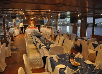 ZOMORRODHA FLOATING RESTAURANT DEIRA DUBAI
